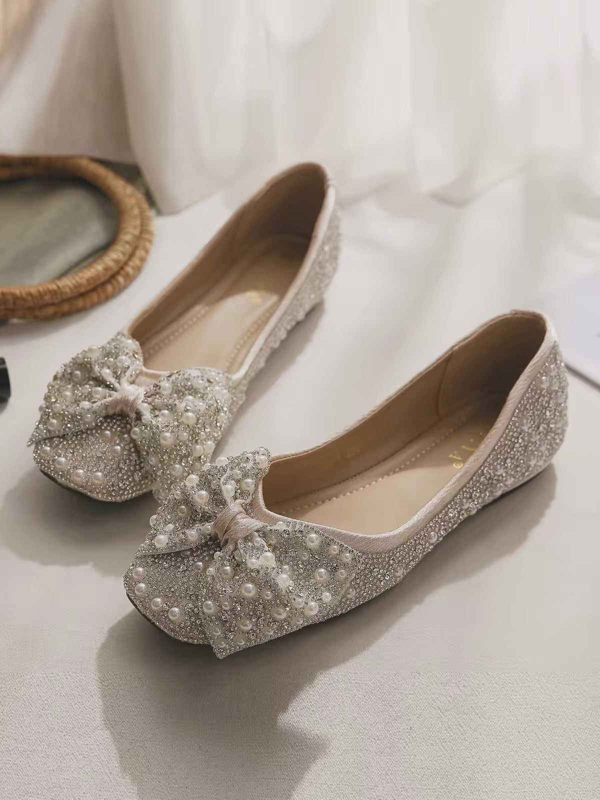 2026 New Spring/Summer Women's Rhinestone-Embellished Flats: Square-Toe Low-Cut Shoes (Perfect for Pairing with Skirts)