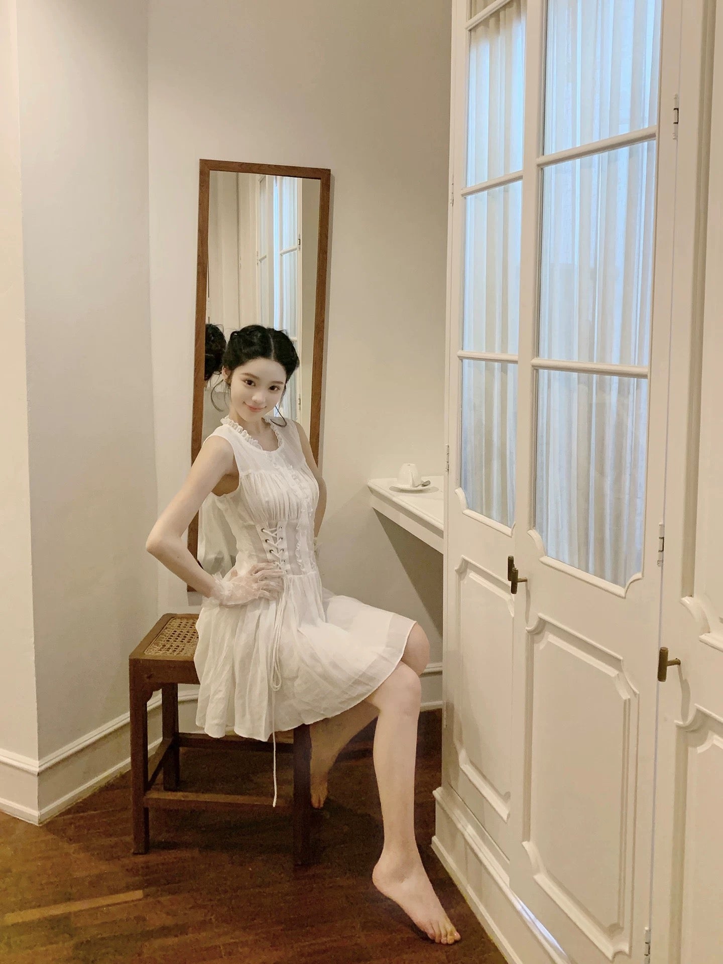 Hotdog is hot! [Jasmine Bookmark] White tie-waist slimming midi dress for women.