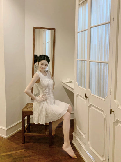 Hotdog is hot! [Jasmine Bookmark] White tie-waist slimming midi dress for women.
