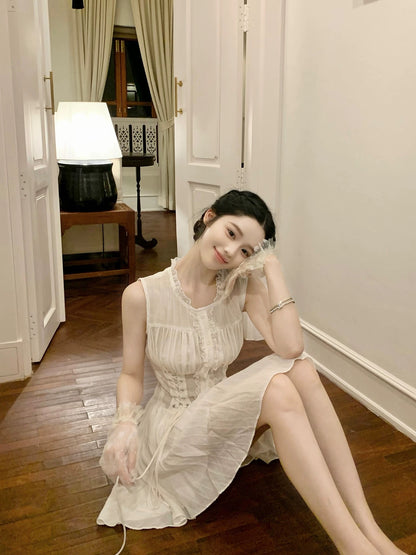 Hotdog is hot! [Jasmine Bookmark] White tie-waist slimming midi dress for women.