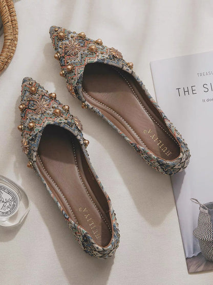 2026 New Style: Women's Vintage-Inspired Pointed-Toe Flats – Shallow-Cut, Slip-On "Driving Shoe" Style – Perfect for Pairing with Skirts (Spring/Summer)