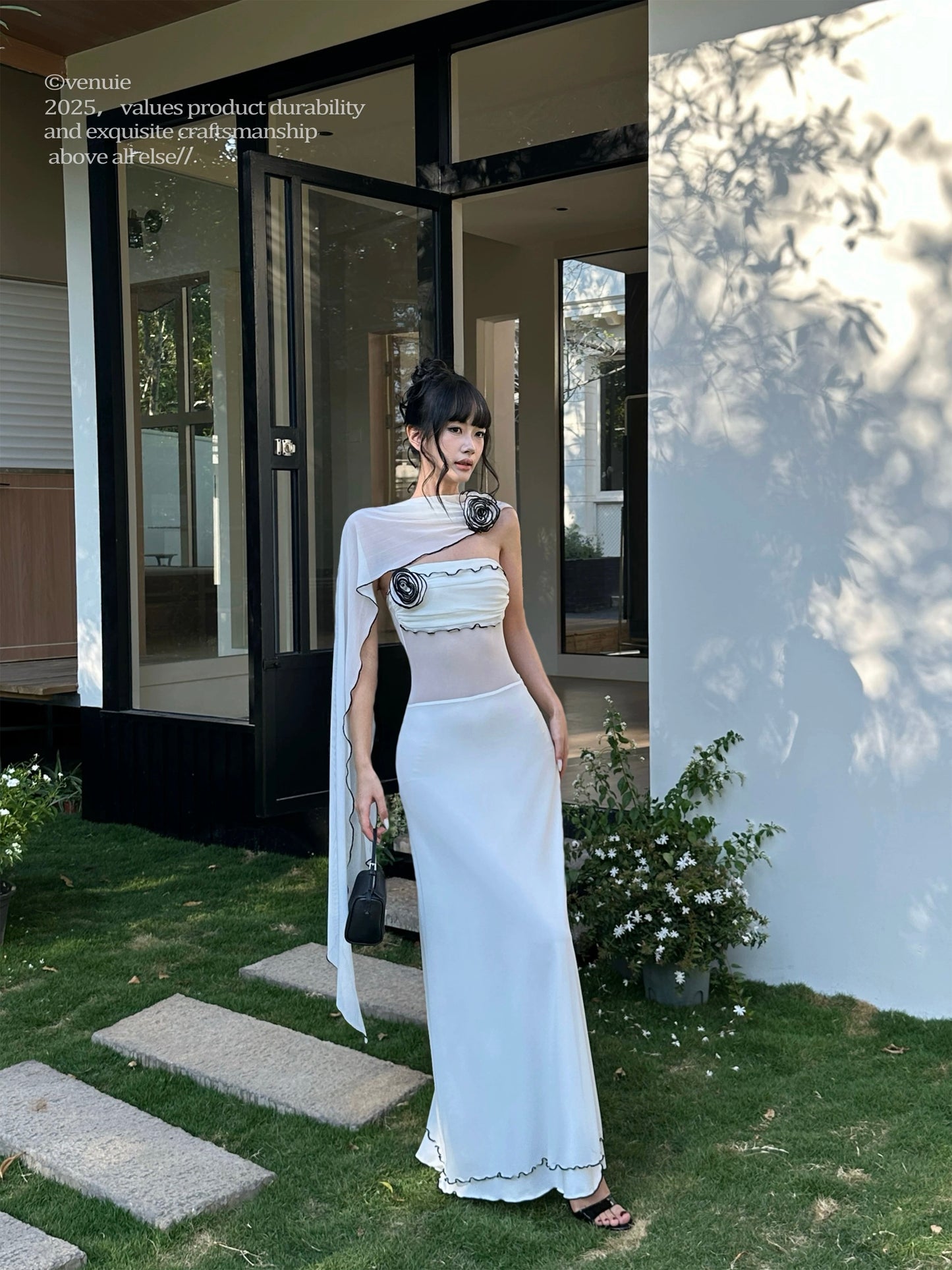 VENUIE Beach Vacation White Tulle Strapless Dress, High-End Long Dress with Slim Waist, Sexy and Elegant Style
