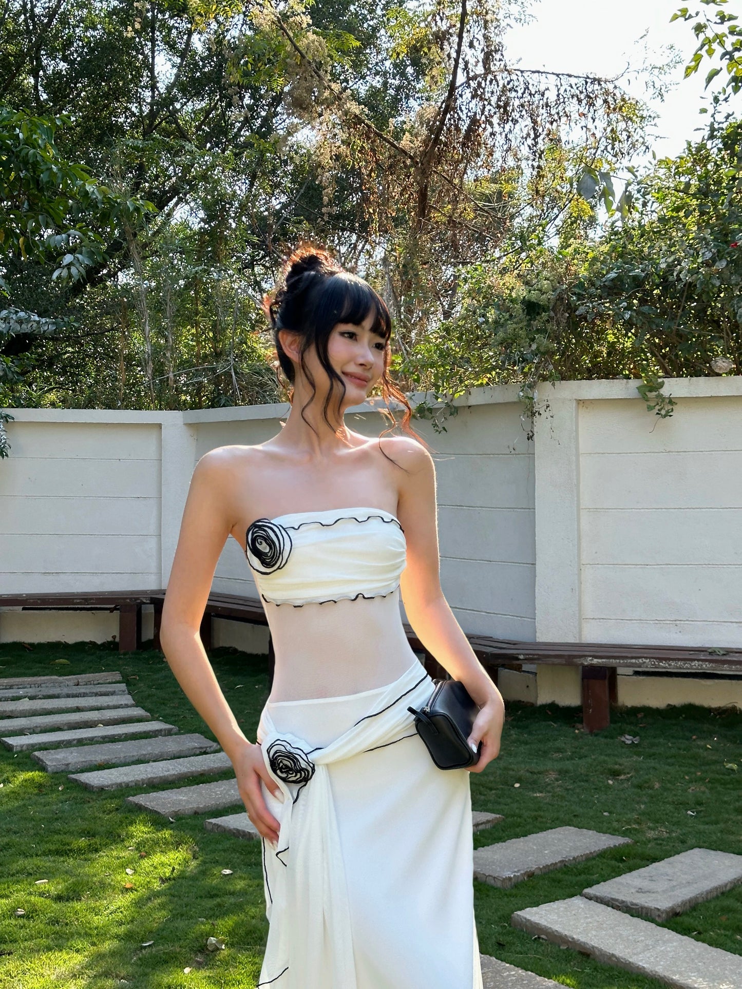 VENUIE Beach Vacation White Tulle Strapless Dress, High-End Long Dress with Slim Waist, Sexy and Elegant Style