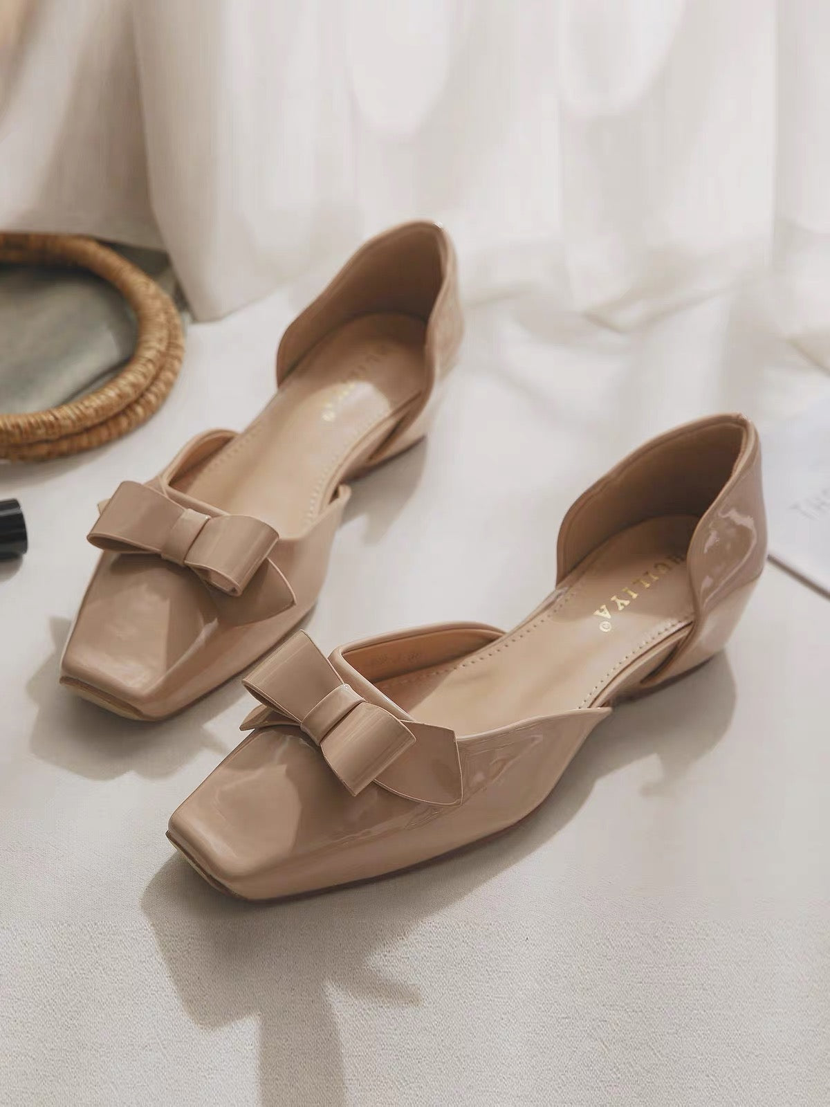 Women's Summer 2026 New French-Style Square-Toe Cut-Out Shoes – Chic, Low-Cut, and Height-Increasing; Perfect for Petite Women to Pair with Skirts.
