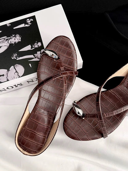 2026 New Genuine Leather Crocodile Pattern Thong Strappy Low-Heel Sandals for Women, Summer Wear, Flip-Toe Kitten Heel Sandals