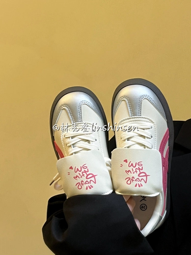 Cream moral training puff shoes for female students, versatile niche casual flat shoes, 2024 spring and summer new women's shoes