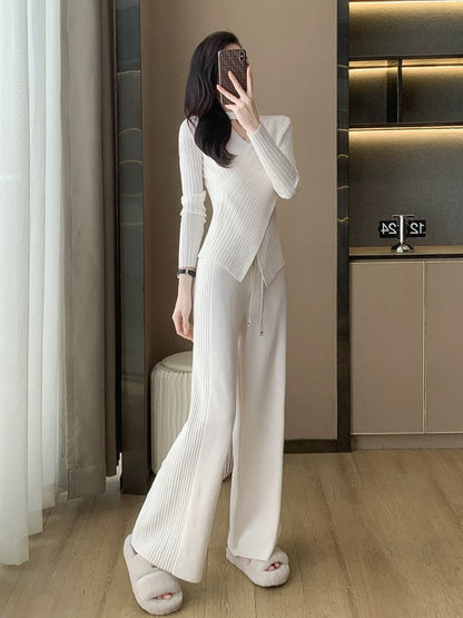 Casual fashion, age-reducing temperament, socialite's slim fit knitted top, sports wide-leg pants two-piece suit, women's autumn style, fashionable