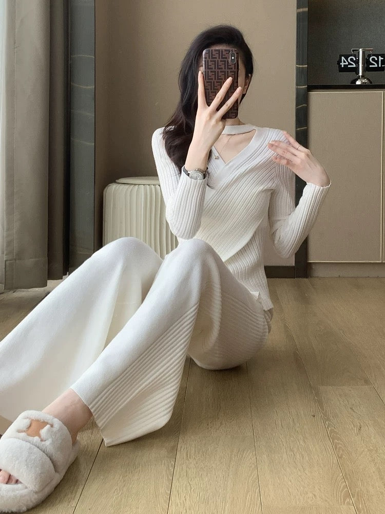Casual fashion, age-reducing temperament, socialite's slim fit knitted top, sports wide-leg pants two-piece suit, women's autumn style, fashionable