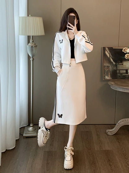 This year's popular beautiful suit skirts in autumn and winter are slim, elegant, casual and sports-style half-length skirts.
