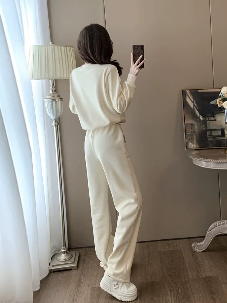 Apricot sports casual suit for women autumn and winter 2024 new fashion internet celebrity hot street plus velvet sweatshirt and pants two-piece set