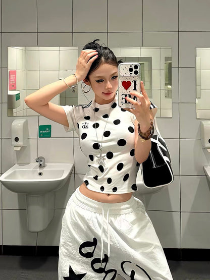 "Baobaotang" American-style edgy girl aesthetic: Polka-dot all-over print, three-stripe raglan short-sleeve T-shirt; fitted, waist-cinching, and slimming cropped top (trending style).