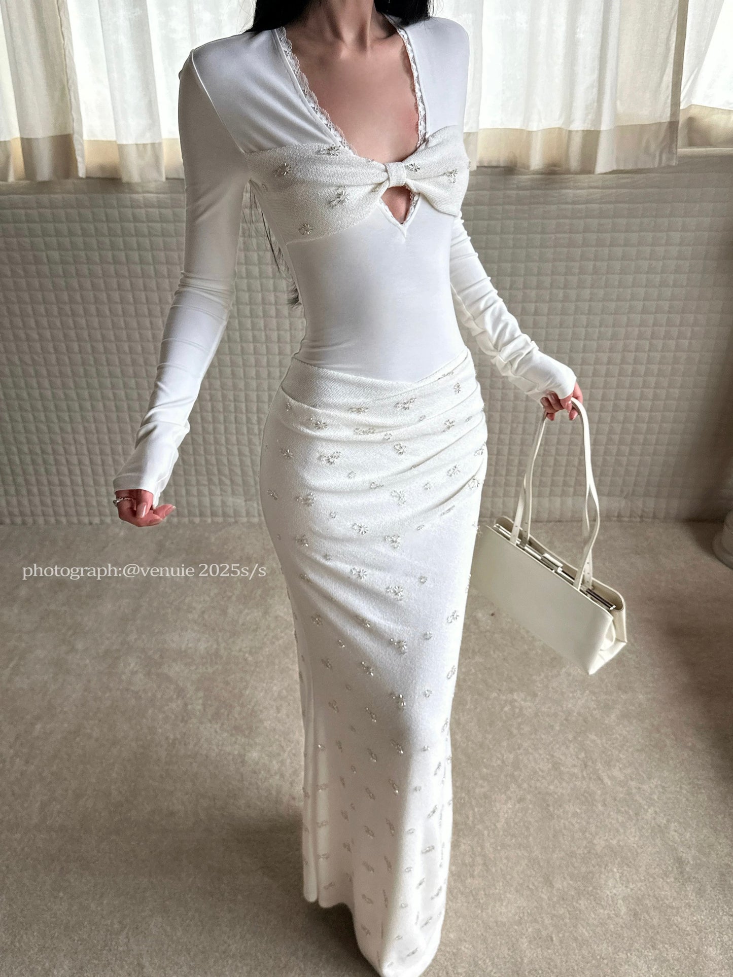 VENUIE French-style long-sleeved lace-trimmed deep V-neck birthday dress, knitted bodycon slim-fit dress.