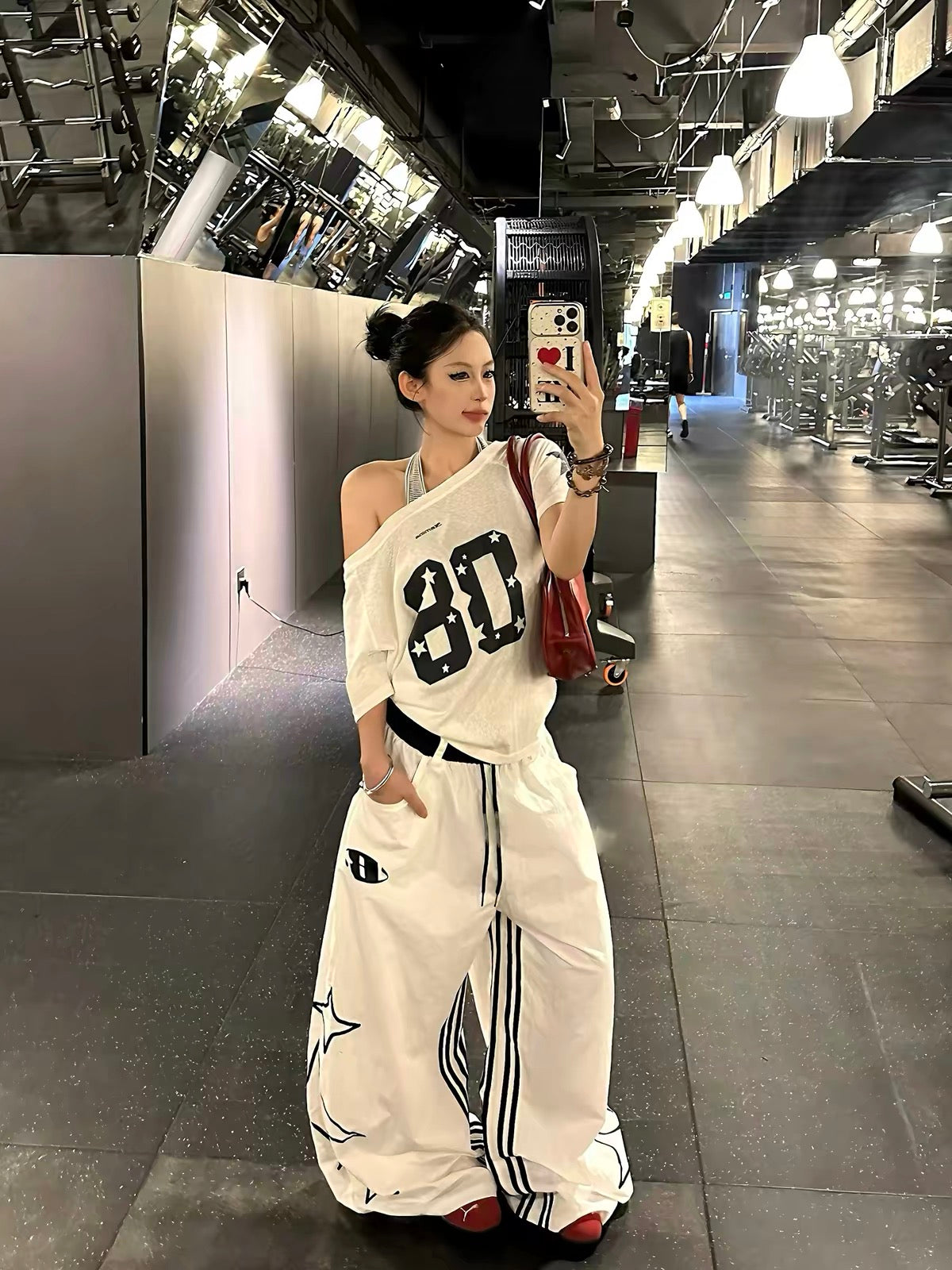 Baobaotang Women's Summer Lightweight Loose-Fit Cold-Shoulder T-Shirt – Retro American Style with Number Print and Asymmetrical Neckline