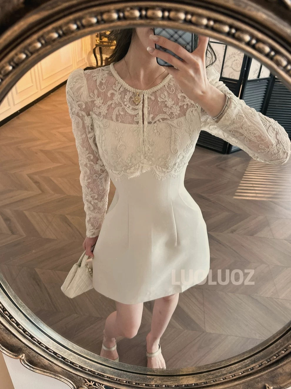 LUOLUOZ【Moonlight White Tea】High-end temperament beautiful lace long-sleeved waist short dress jF995