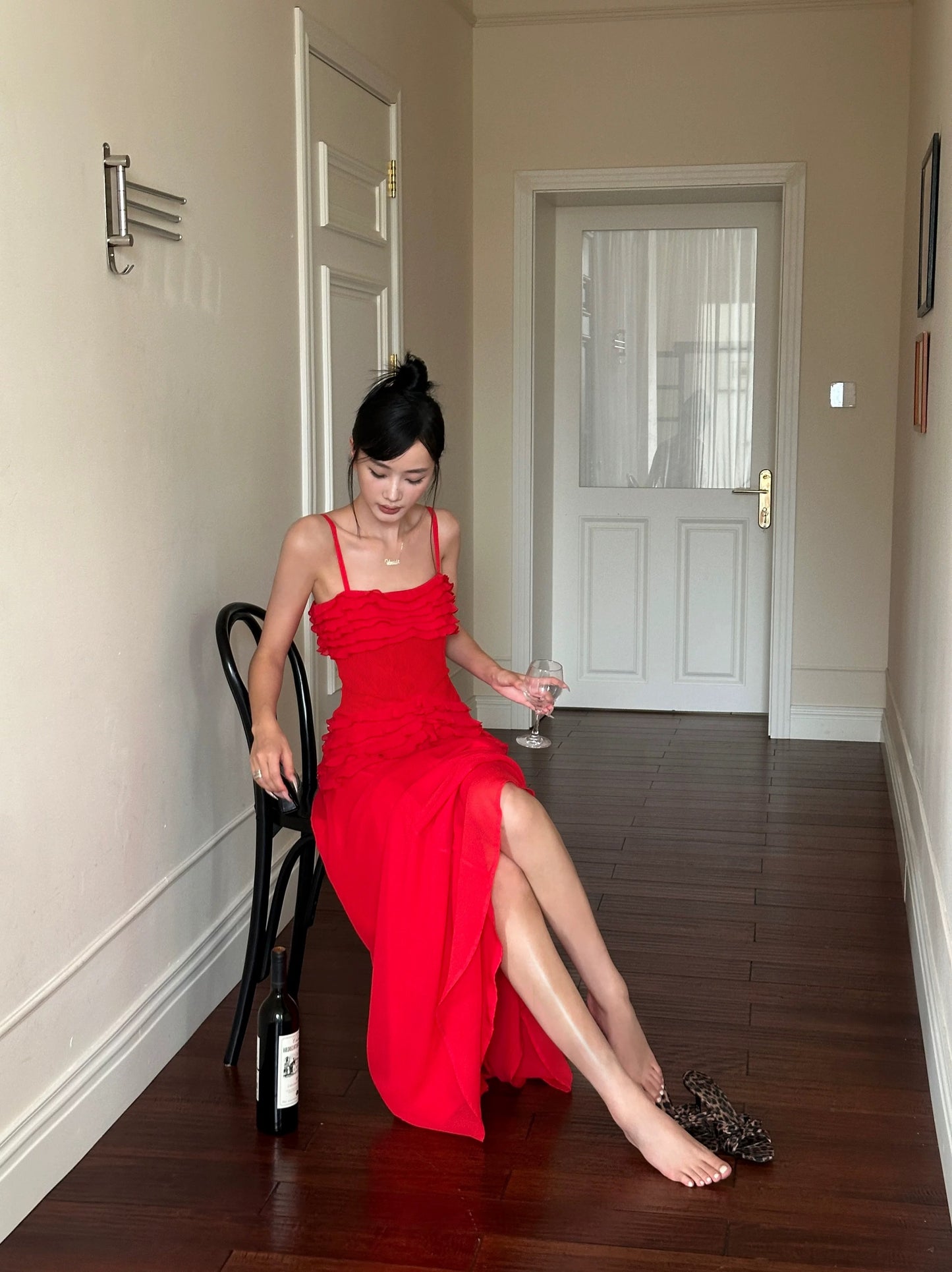 VENUIE Luxury High-End Spaghetti Strap Dress, Women's Slim Fit Red Chiffon Long Dress, Exquisite Elegance