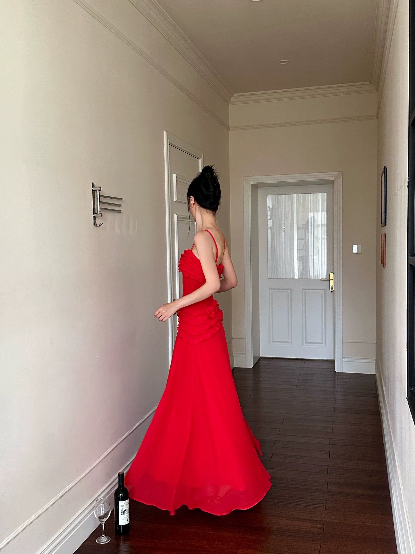 VENUIE Luxury High-End Spaghetti Strap Dress, Women's Slim Fit Red Chiffon Long Dress, Exquisite Elegance