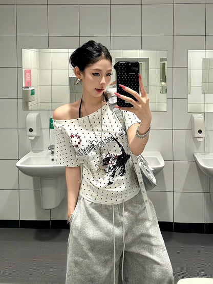 Baobaotang Women's Summer Slim-Fit Polka-Dot Short-Sleeve T-Shirt – Versatile Off-Shoulder Style with Fun American-Style Kitten Print