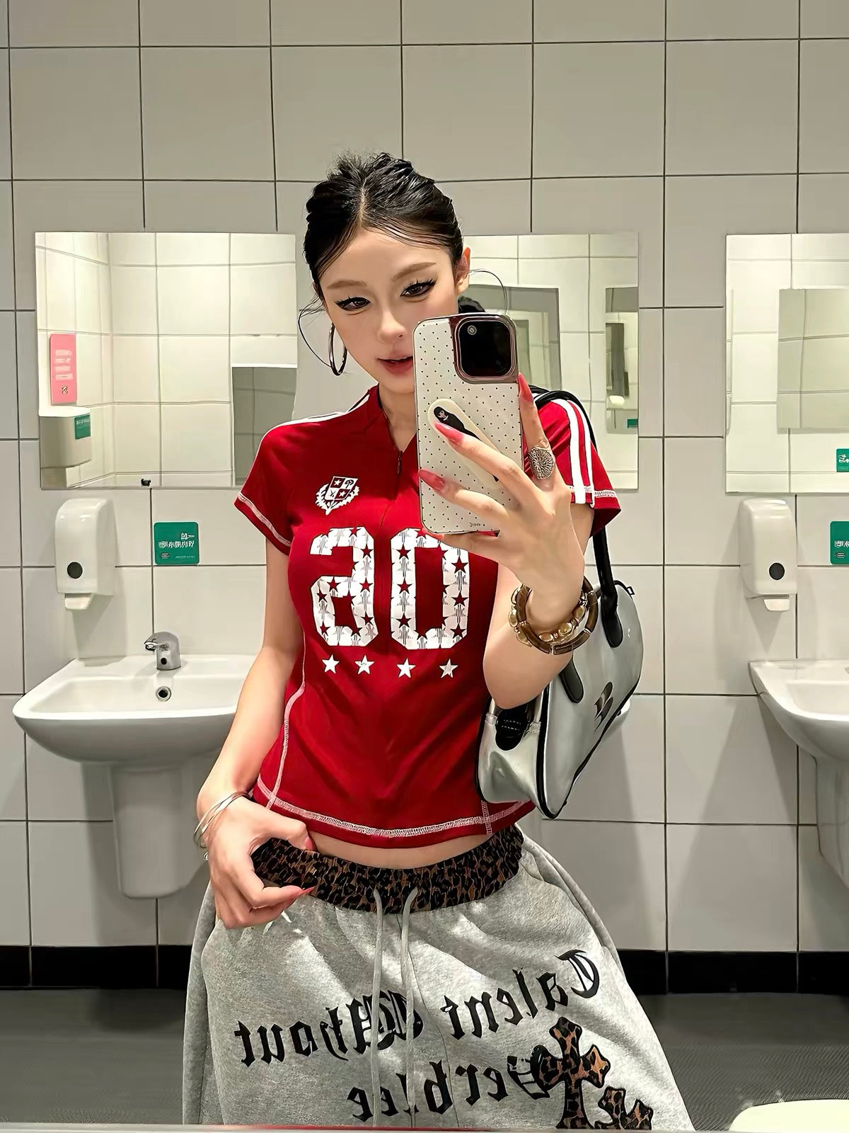 Baobaotang Women's Summer Slim-Fit Red Athletic Crop Top – V-Neck Short-Sleeve Tee with Number Print (American-Style/Y2K Vibe)