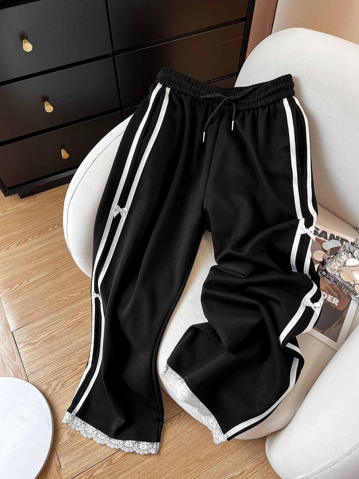 The upper body immediately makes the legs look straight! Black splicing contrast color casual pants for women new hot style straight floor-length pants ins