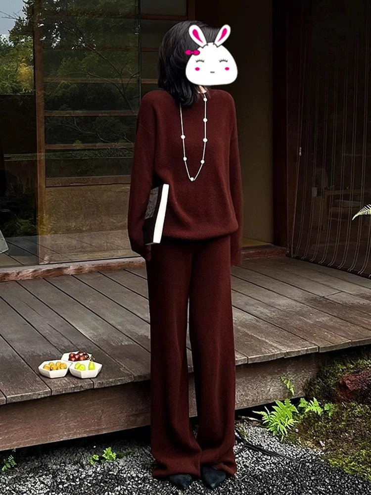 Early autumn wear, high-end knitted suit for women, slim, fashionable, age-reducing temperament, casual wide-leg pants two-piece set