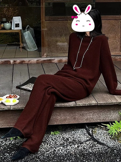 Early autumn wear, high-end knitted suit for women, slim, fashionable, age-reducing temperament, casual wide-leg pants two-piece set