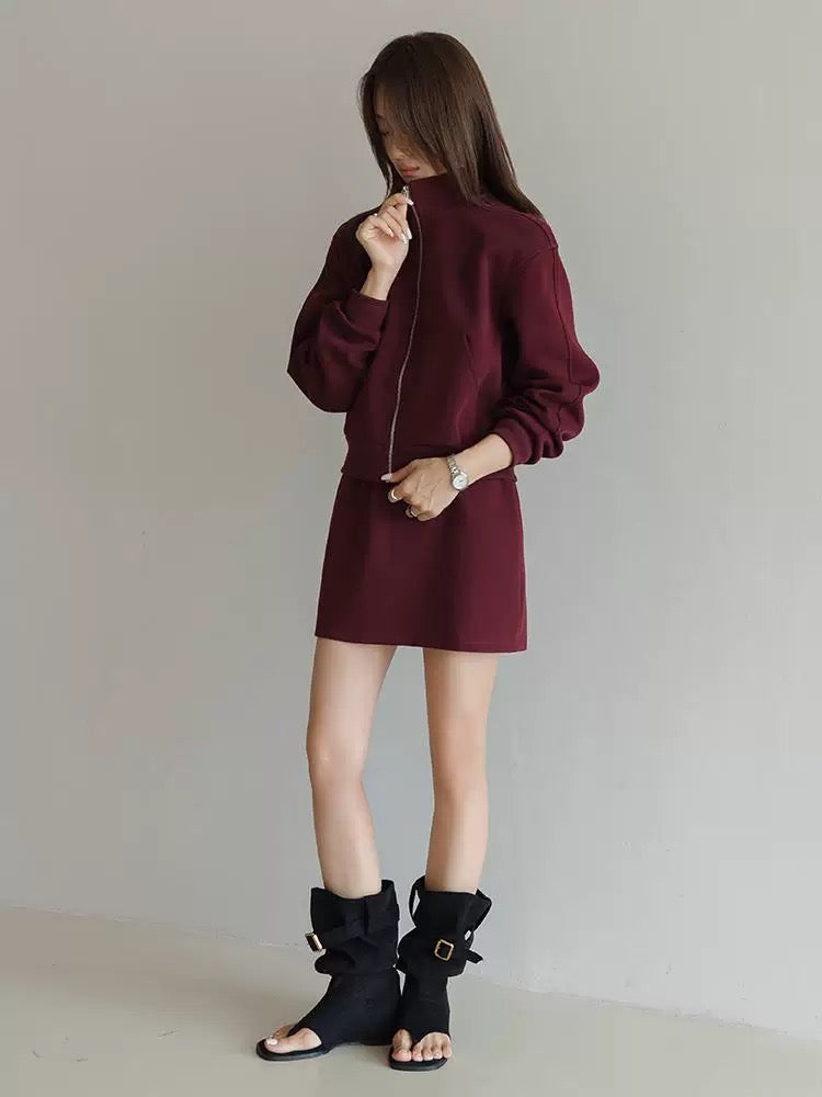 Wang Fei's burgundy casual sports suit skirt for women, a complete set of autumn wear, zipper sweatshirt, short skirt
