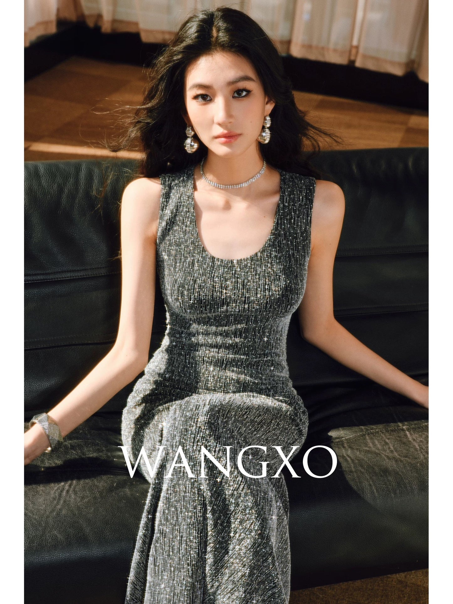 WANGXO｜Shining and dynamic battle robe｜Dazzling silk and starry sky rhinestones｜Slim-fitting fishtail sleeveless dress