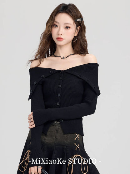 Mi Xiaoke high-grade black one-shoulder sweater for women in early autumn, outer wear, slim-fitting, temperament long-sleeved top