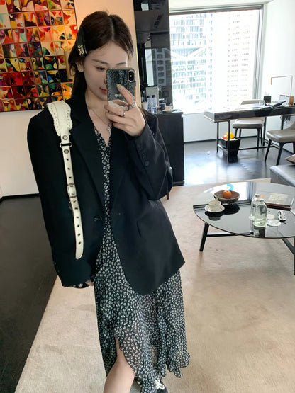 Hhyii—an incredibly flattering cut! A premium-feel, versatile, and stylish grey blazer for women—perfect for spring and autumn; wrinkle-resistant and effortlessly chic.