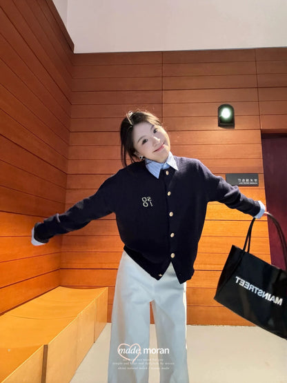 College style suit for women in autumn and winter, high-end feeling, old money gold button, navy blue sweater, knitted cardigan pants, two-piece suit