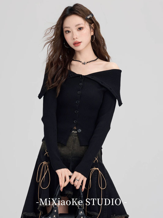 Mi Xiaoke high-grade black one-shoulder sweater for women in early autumn, outer wear, slim-fitting, temperament long-sleeved top