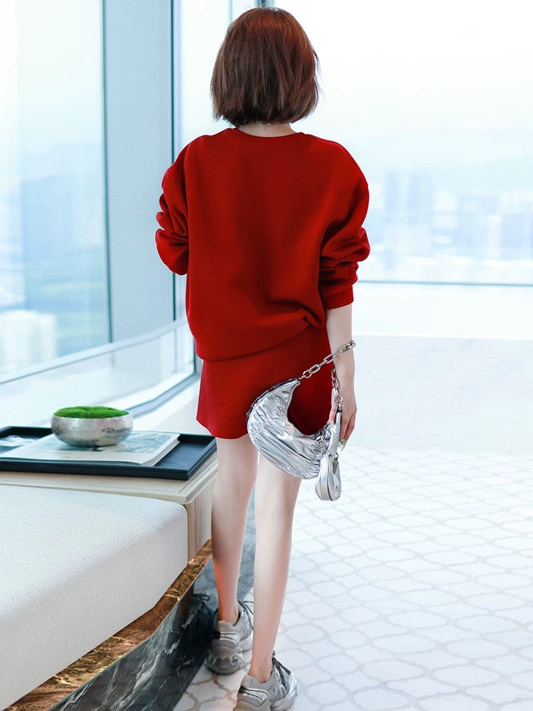 MIUCO air layer red loose silhouette sweatshirt + sports shorts lined skirt set