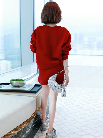MIUCO air layer red loose silhouette sweatshirt + sports shorts lined skirt set