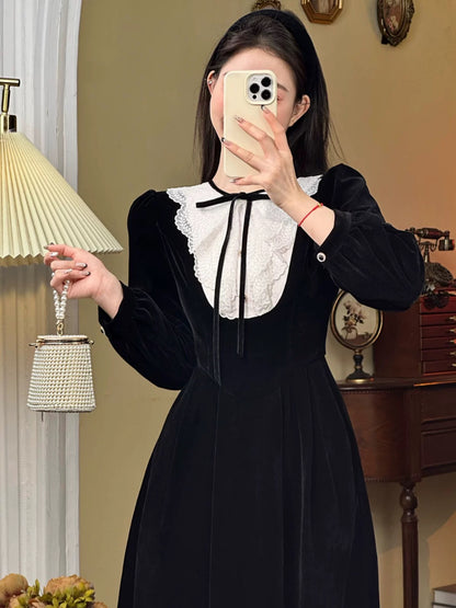 Mrs. Xiao's new retro French skirt with lace-up waist and temperament velvet splicing long-sleeved A-line dress for women
