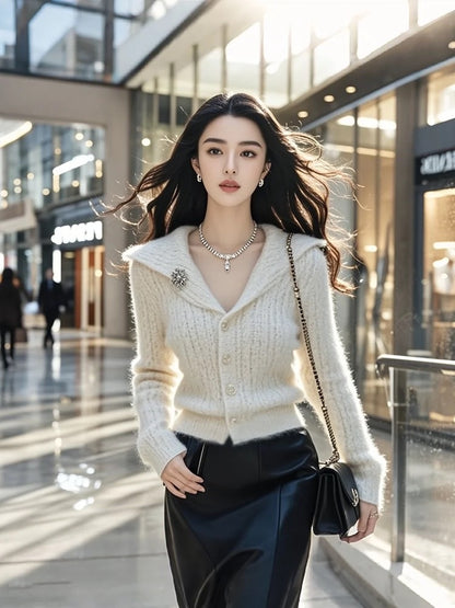 Xiaoxiangfeng white coat for women 2024 autumn small unique super good-looking high-end temperament knitted cardigan sweater