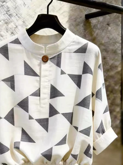 Store-stock item: Women's casual short-sleeved shirt featuring a geometric print—a loose, slimming new style for Summer 2026.