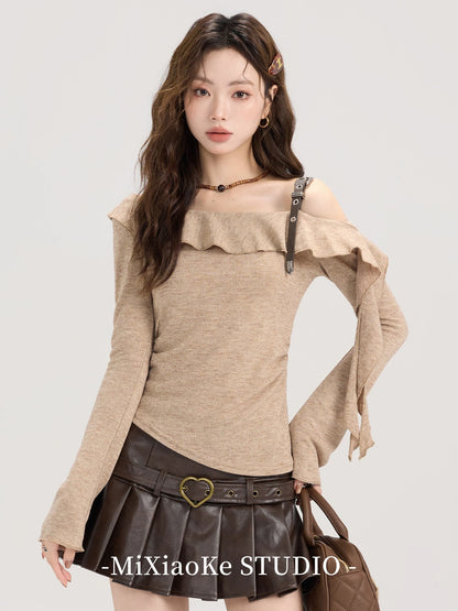 Mi Xiaoke American retro knitted sweater long-sleeved T-shirt women's early autumn chic design irregular oblique shoulder top