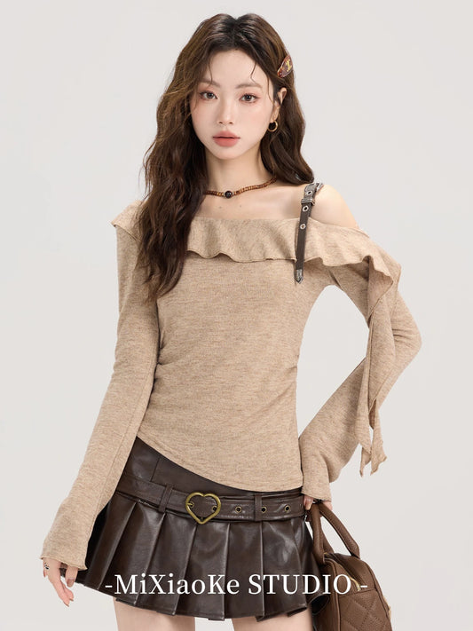 Mi Xiaoke American retro knitted sweater long-sleeved T-shirt women's early autumn chic design irregular oblique shoulder top