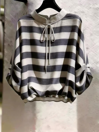 Store-exclusive French-style striped top for women—a stylish, chic, and unique design perfect for commuting; a stunning new 2026 arrival.