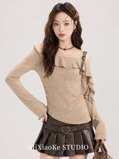 Mi Xiaoke American retro knitted sweater long-sleeved T-shirt women's early autumn chic design irregular oblique shoulder top