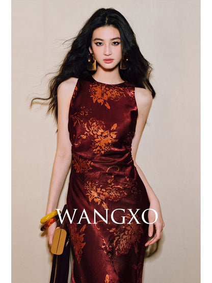 WANGXO｜Strongly twisted double-sided mercerized silk cut flowers｜Hand-made pleats｜Stand-up shoulder-cut A-line dress