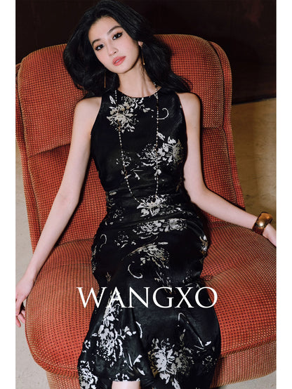 WANGXO｜Strongly twisted double-sided mercerized silk cut flowers｜Hand-made pleats｜Stand-up shoulder-cut A-line dress