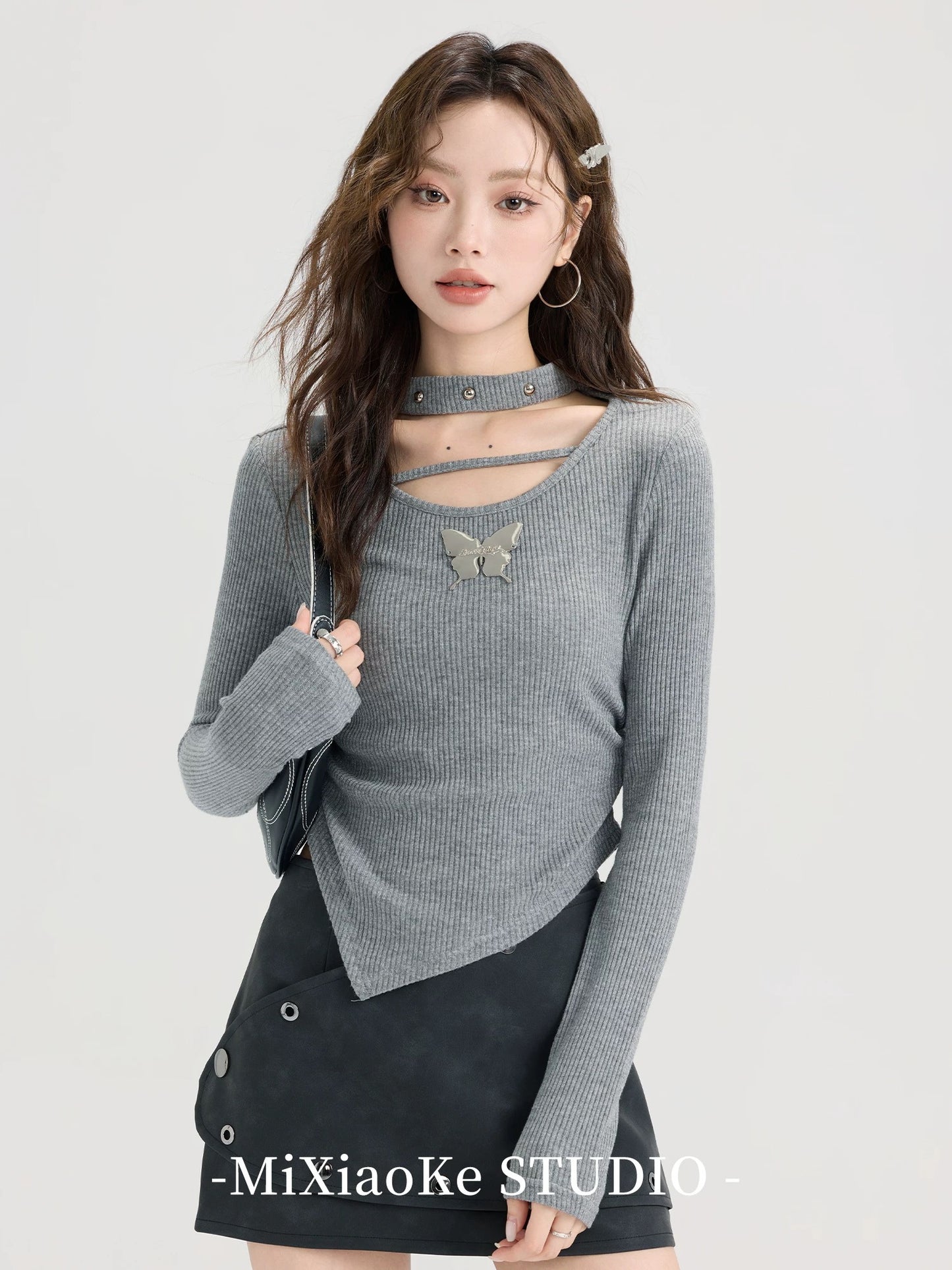 Mi Xiaoke hot girl hollow halter neck knitted long-sleeved T-shirt female autumn and winter inner bottoming shirt design short top