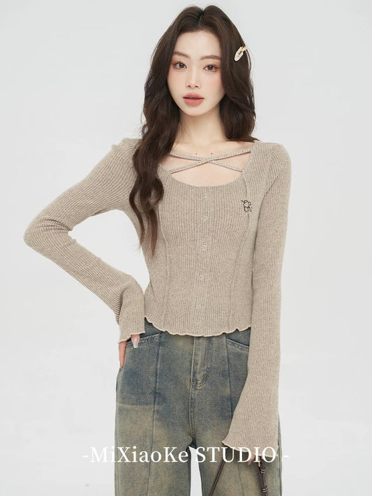 Mi Xiaoke design flared sleeve knitted sweater for women in early autumn hot girl suit slim fit bottoming shirt short top