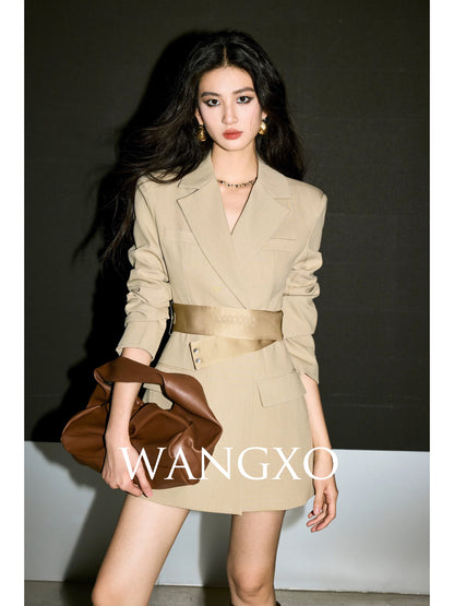 WANGXO｜Skin-friendly numb woven texture｜Heavy satin belt｜Stand-up old money suit dress