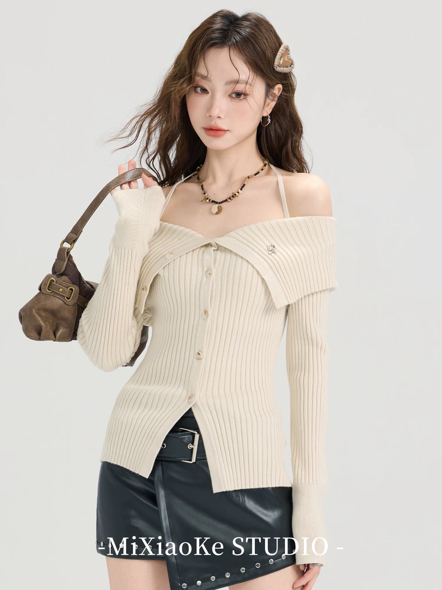 Mi Xiaoke one-shoulder halter neck knit sweater sweater women autumn 2025 new design off-shoulder small top