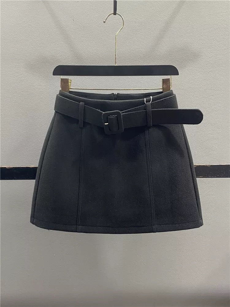 Women's grey wool midi skirt, 2025 autumn/winter new style, versatile, fashionable, high-waisted, slimming A-line bodycon mini skirt.
