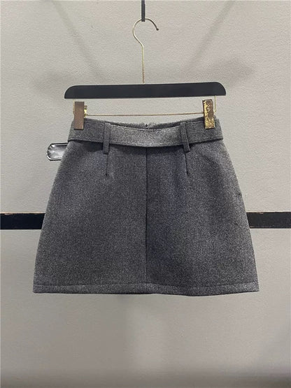 Women's grey wool midi skirt, 2025 autumn/winter new style, versatile, fashionable, high-waisted, slimming A-line bodycon mini skirt.