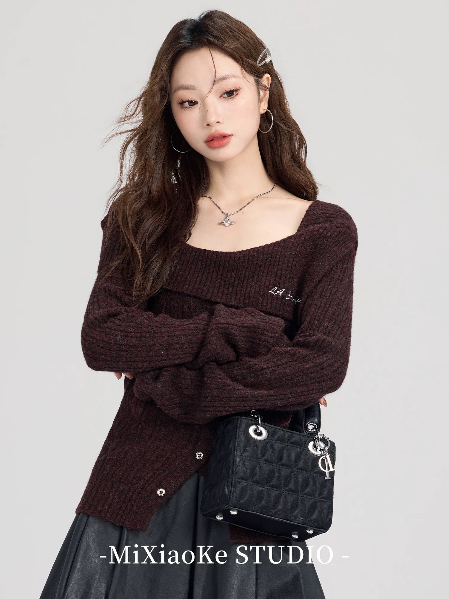 Mi Xiaoke French lapel one-shoulder sweater for women autumn and winter design slim sweater inner wear bottoming top