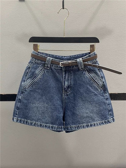 Retro blue denim shorts for women, new spring/summer 2026 style, high-waisted, slimming, sexy A-line wide-leg hot pants.